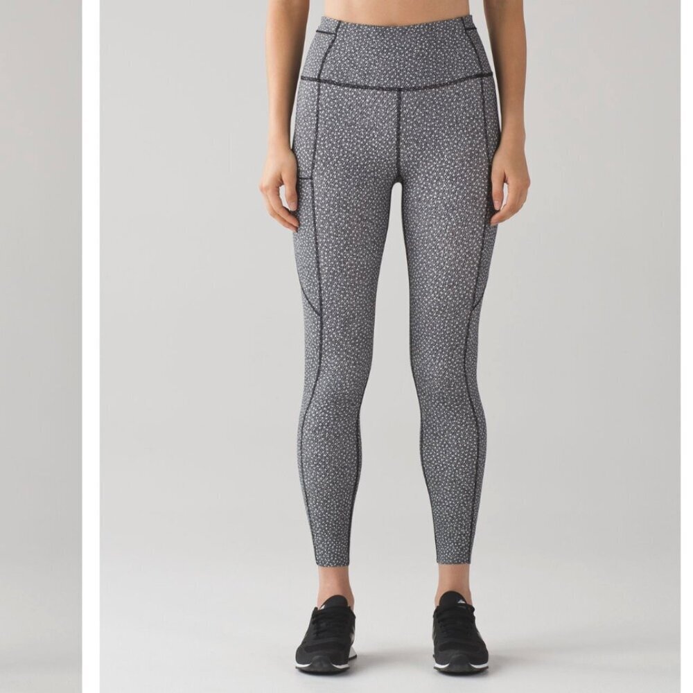 Lululemon Fast And Free 7/8 Tight Frozen Fizz White Black - Size 4 Pockets